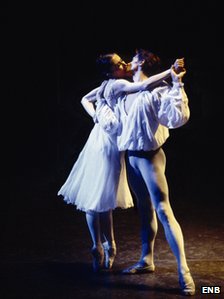 Daria Klimentová with Vadim Muntagirov in Romeo and Juliet