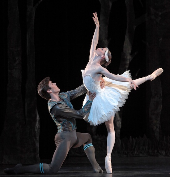 Houston Ballet Principal Dancers Sara Webb and Connor Walsh perform Swan Lake