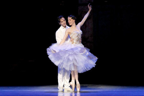 Leanne Stojmenov and Daniel Gaudiello in Cinderella