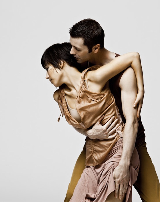 RIOULT Dance NY premieres “Street Singer”
