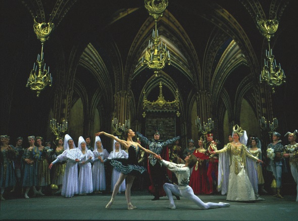 St. Petersburg Ballet Theatre in Swan Lake