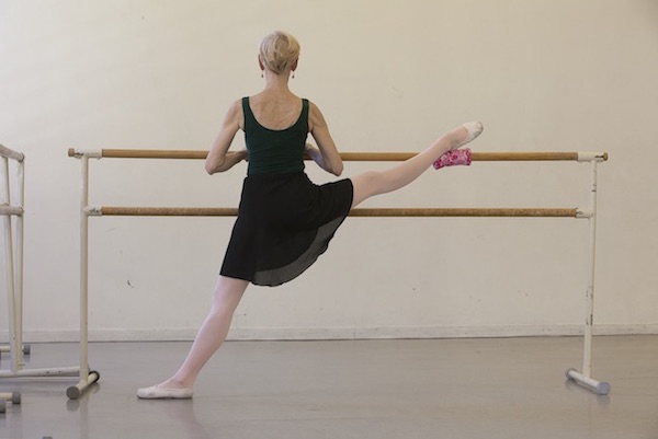 Tool for dancers stretching on the barre