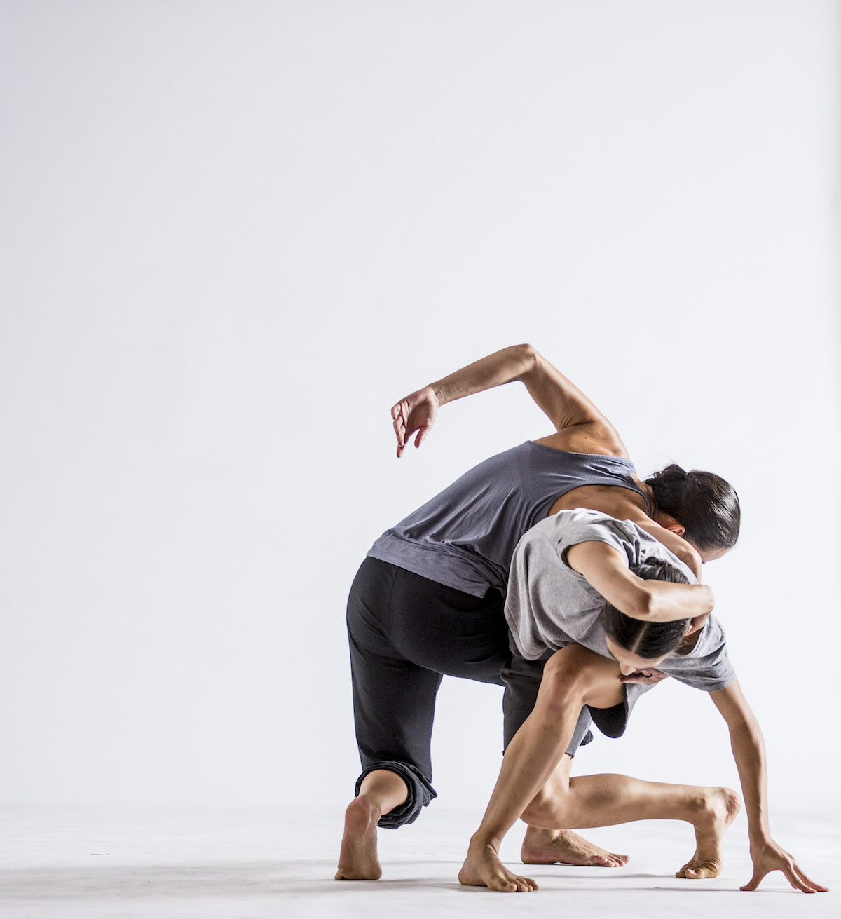 Hubbard Street Dance Chicago rehearses Brian Brooks' work